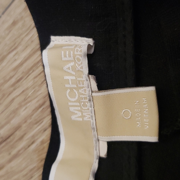 Michael Kors Leggings with Lace Up Detail - Picture 5 of 8